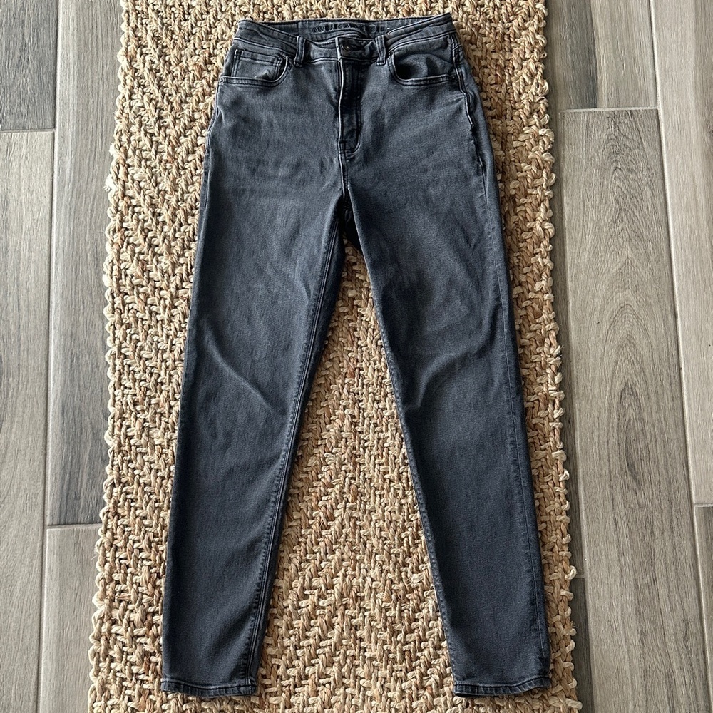 American Eagle Outfitters High-Rise Black Jeans